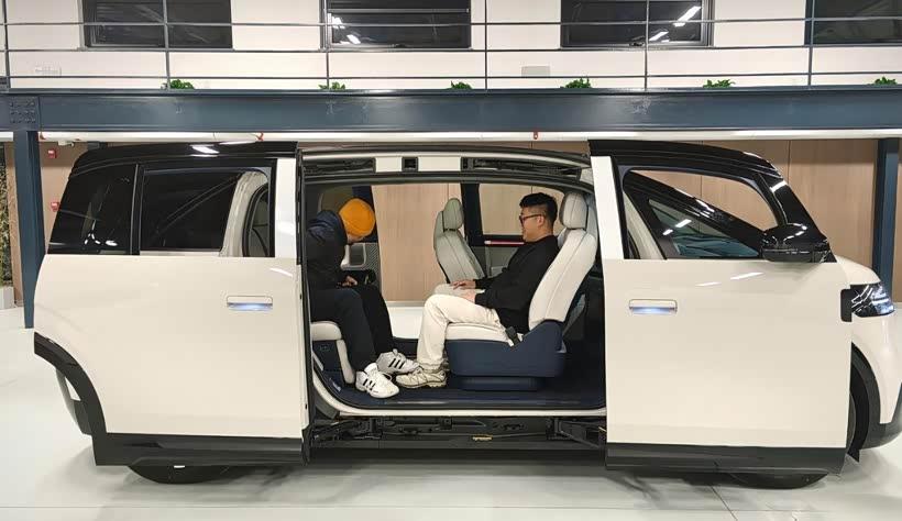 ZEEKR MIX 702km CLTC range electric MPV ZEEKR MIX 702km CLTC range electric MPV